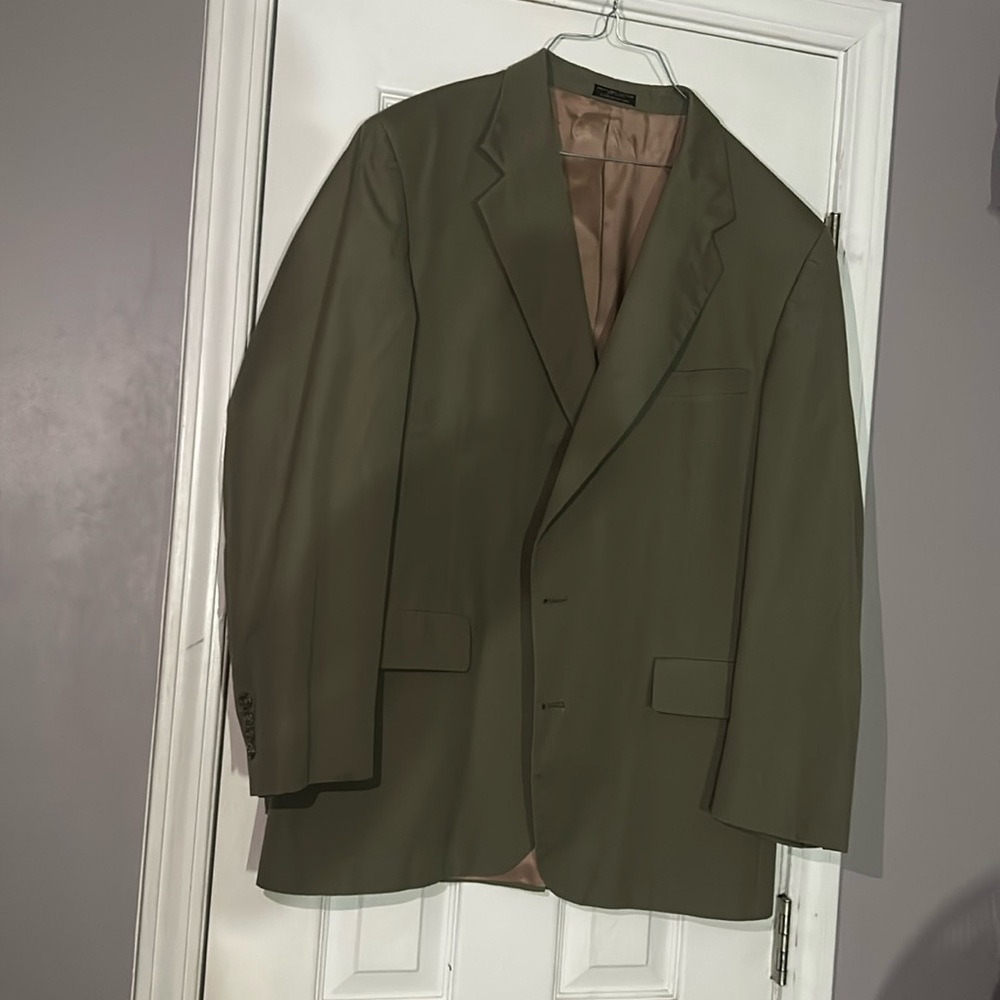 Tag Ripped off, Fits a 42